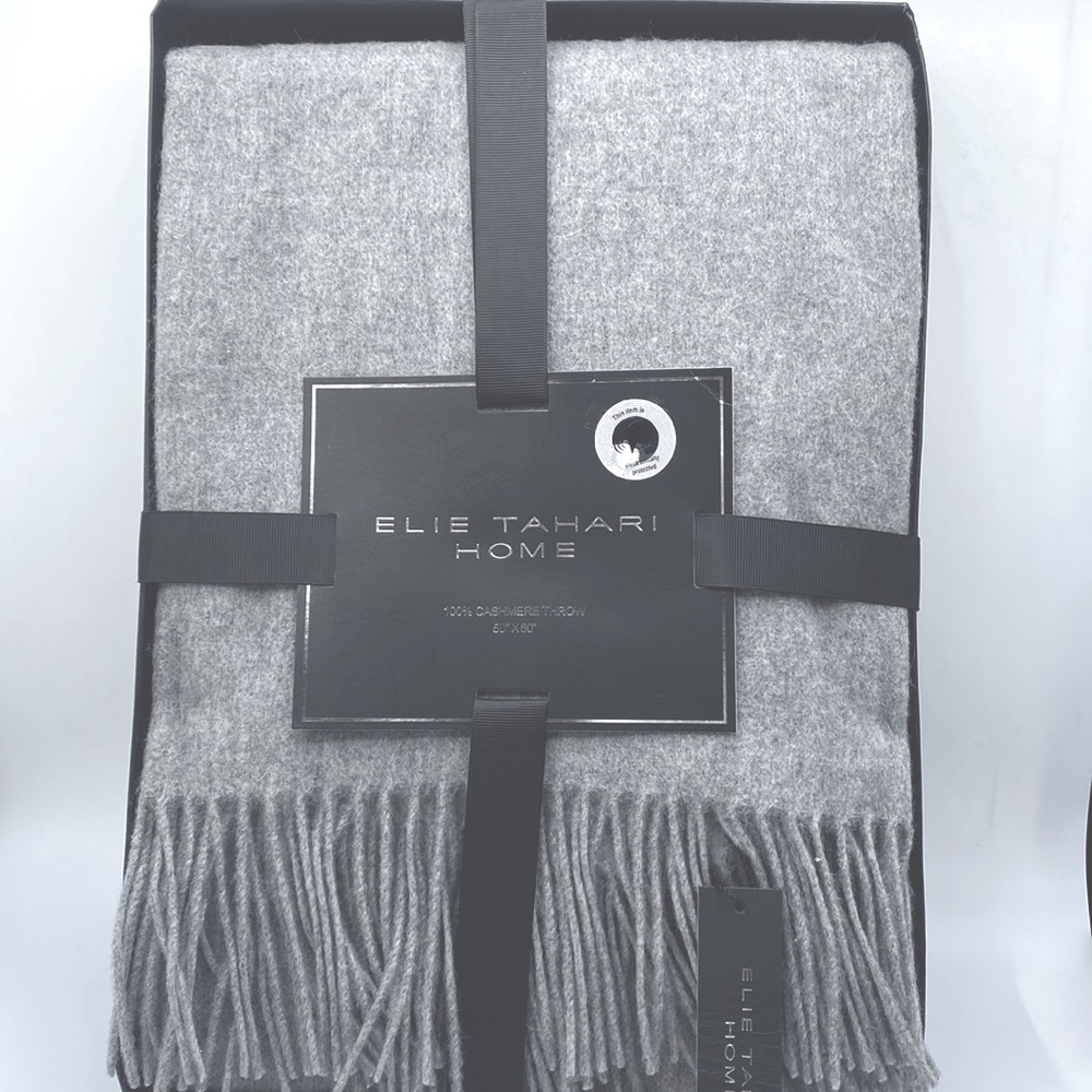 ELIE TAHARI Cashmere Throws